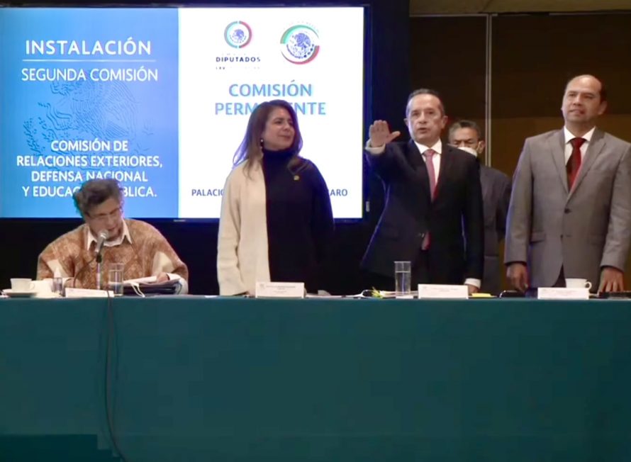 Avalan en comisiones de la Permanente a Carlos Joaquín como embajador en Canadá