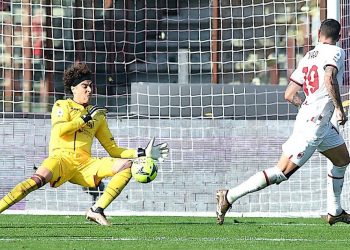Evita Memo Ochoa goleada del Milán en su debut con el Salernitana