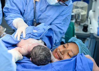 Enrique Lionel es el primer bebé de 2025