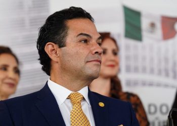 Reconoce Universidad Panamericana a Enrique Vargas su intervención para dar solución a socavón