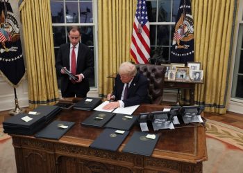 Impondrá Trump aranceles a México y Canadá a partir del 1° de febrero próximo