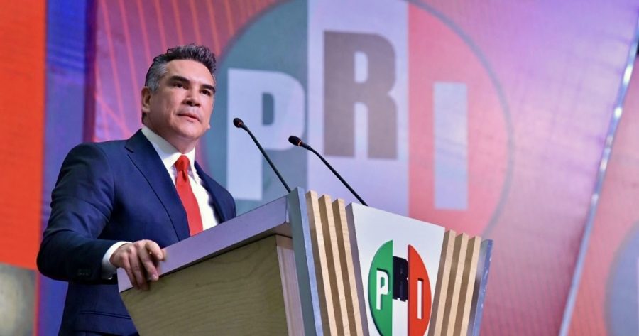 Inaceptable que gasolina esté más cara en México cuando precio del petróleo está a la baja: Alejandro Moreno