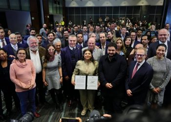 Presenta Brugada ventanilla única de coordinación inmobiliaria; “ningún empresario tendrá que pagar sobornos”