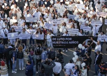 ¡Fuera Rocha!, el clamor en Culiacán; marchan cientos por la muerte de Gael y Alexander