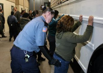 Primeras redadas antiinmigrantes de Trump dejan 538 detenidos y centenares de deportados