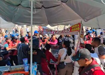 Zafarrancho entre ambulantes y policías en la Alameda Central deja seis lesionados y tres detenidos