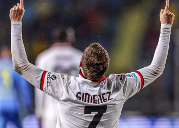 Anota Santiago Giménez su primer gol con el Milan en su debut en la Serie A