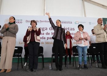 Se reúne Sheinbaum con gabinete ante imposición de aranceles por Trump