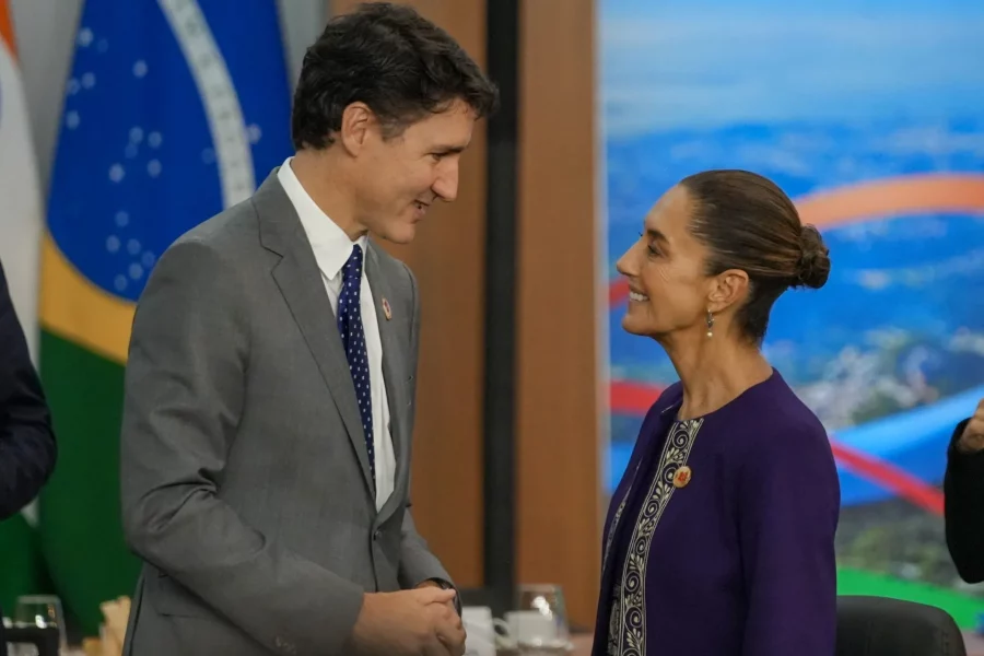 Anuncia Trudeau frente común con Sheinbaum por aranceles