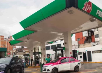 Proponen Alejandro Moreno y Manuel Añorve eliminar IEPS al precio de la gasolina