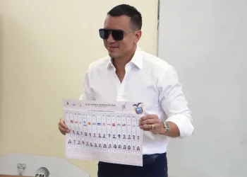 Se espera que Daniel Noboa triunfe en la carrera presidencial de Ecuador por promesas de seguridad