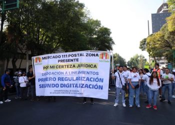 Desquician comerciantes la CDMX con bloqueos; rechazan digitalización de trámites