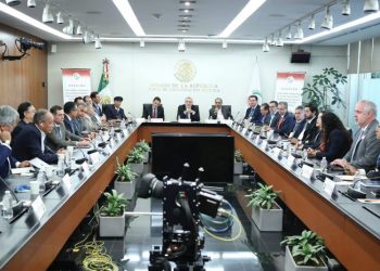 Líderes sindicales y empresariales piden Adán Augusto cambios a iniciativa que reforma Ley del Infonavit