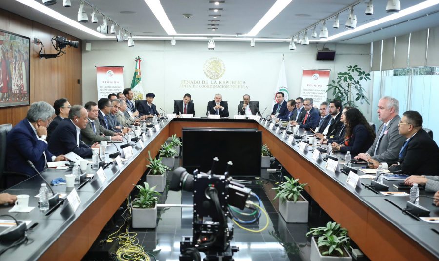 Líderes sindicales y empresariales piden Adán Augusto cambios a iniciativa que reforma Ley del Infonavit