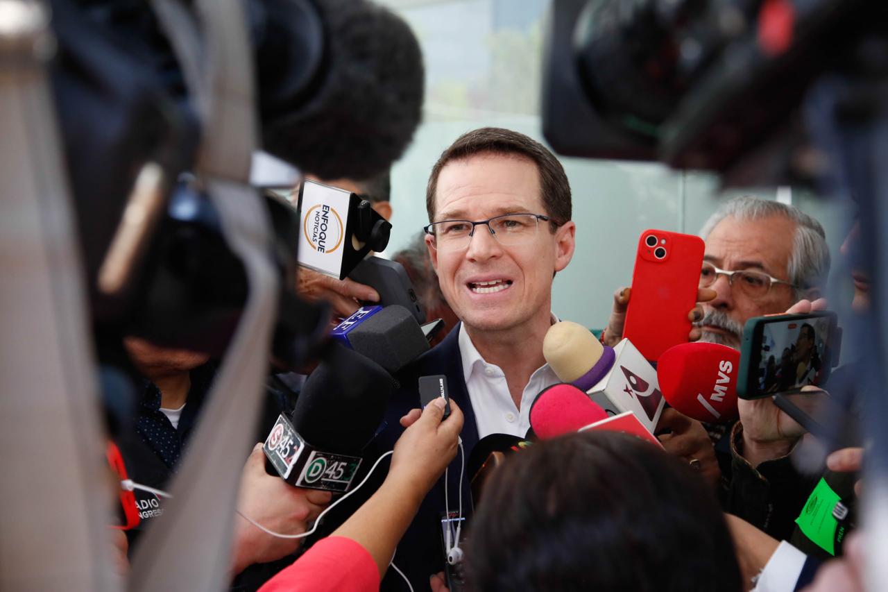 Pide Ricardo Anaya a Sheinbaum cabeza fría e inteligencia para no entrar en guerra de aranceles con Trump