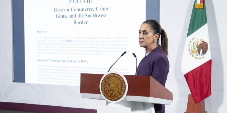 Chocan Morena y oposición por mitin de Sheinbaum para responder a aranceles de Trump