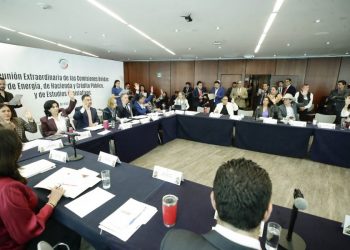 Aprueban comisiones del Senado dictamen para simplificar carga fiscal de Pemex