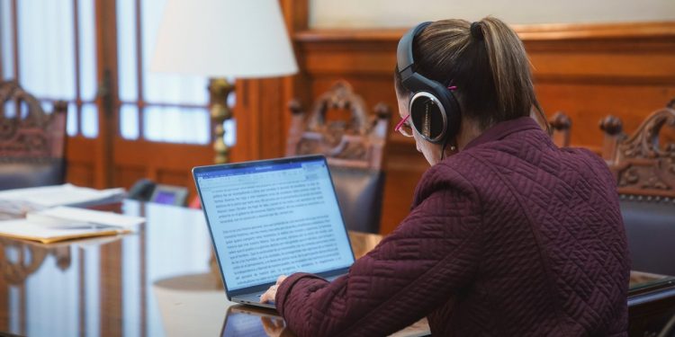 Termina Sheinbaum de escribir prólogo de su libro “Diario de una transición histórica”; “espero en unos meses ya pueda compartirlo”