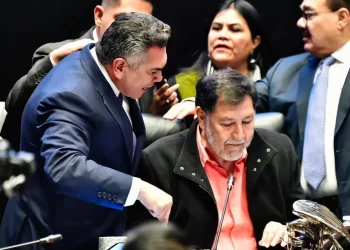Intercambian “Alito” Moreno y Fernández Noroña descalificaciones; “debería estar en el manicomio”, afirma el priísta