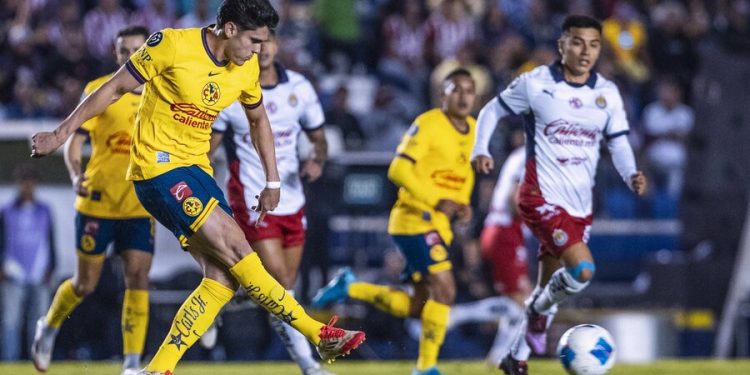 América golea a Chivas y clasifica a los cuartos de final de la Copa de Campeones de Concacaf