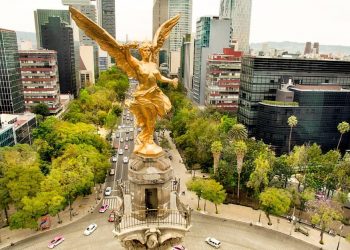 Pronostica OCDE que México caerá en recesión en 2025 y 2026