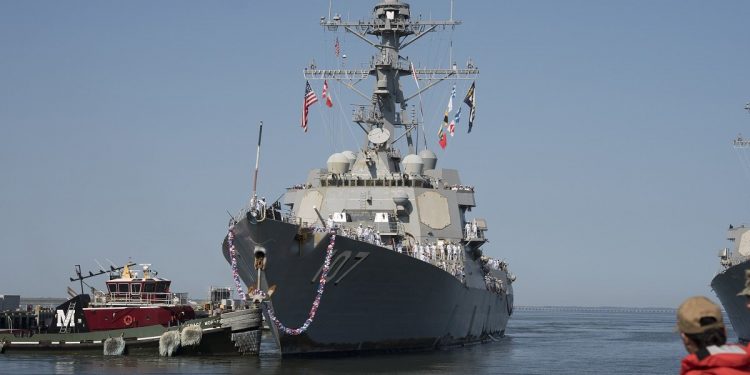 Navega Destructor USS Gravely en Golfo de México; su misión: interceptar drogas y ayudar a sellar la frontera