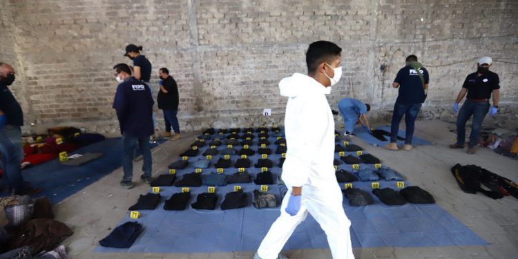 Fiscalía de Jalisco publica más de mil 300 objetos hallados en rancho Izaguirre; busca ayudar a familias de desaparecidos