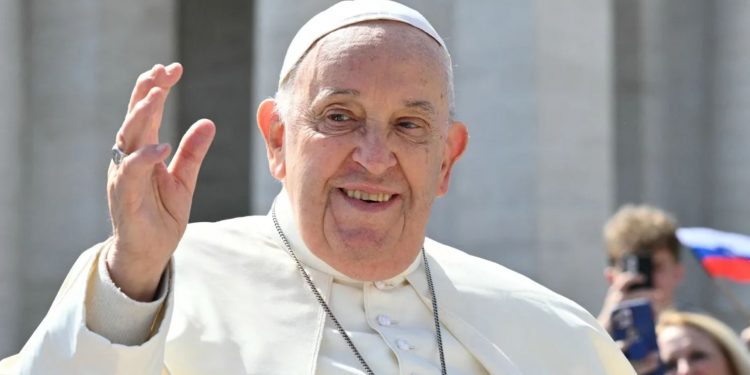 El Papa será dado de alta este domingo y seguirá la convalecencia en el Vaticano
