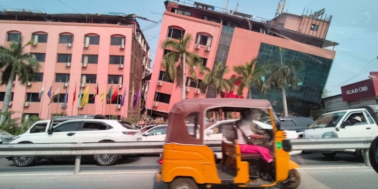 Terremoto magnitud 7.7 sacude a Tailandia y Myanmar