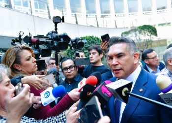 Sube de tono enfrentamiento verbal; “Alito” Moreno llama “gran pendejo” a Fernández Noroña