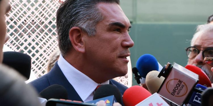 Presenta Alejandro Moreno iniciativa para proteger de la violencia a menores de edad