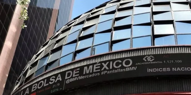 Pierde BMV 4.87% ante caídas globales por la guerra de aranceles