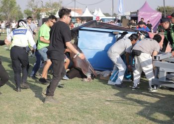 Mueren dos personas tras colapso de estructura decorativa en AXE Ceremonia en Parque Bicentenario
