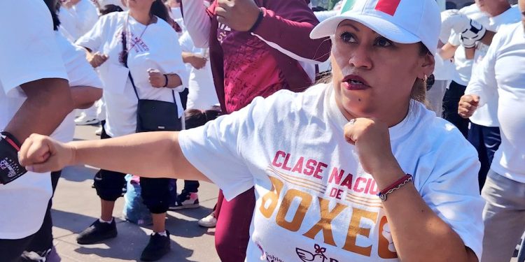 Participan 42 mil personas en Clase Nacional de Boxeo en el Zócalo de la CdMx