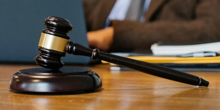 Senador Ramírez Acuña alerta en Europa sobre riesgos de independencia judicial en México; Noroña lo descalifica