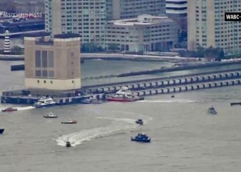 Muere directivo de Siemens con su familia en helicóptero que se estrella en  río Hudson de Nueva York