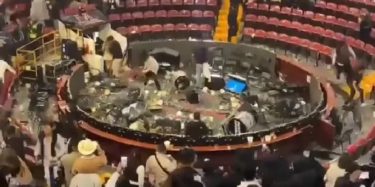 ¡Estalla el caos en Texcoco! Luis R. Conriquez se va sin cantar narcocorridos