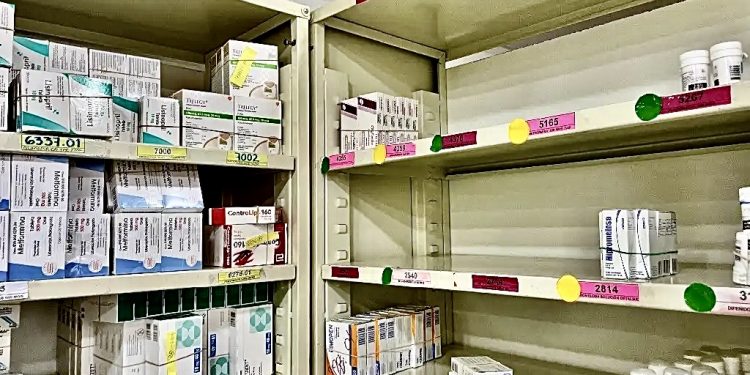 Crisis en salud: PAN acusa a gobiernos de AMLO y Sheinbaum por desabasto de medicinas