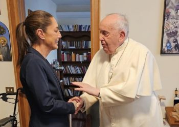 Sheinbaum lamenta la muerte del Papa Francisco; “deja un gran legado de amor al prójimo”