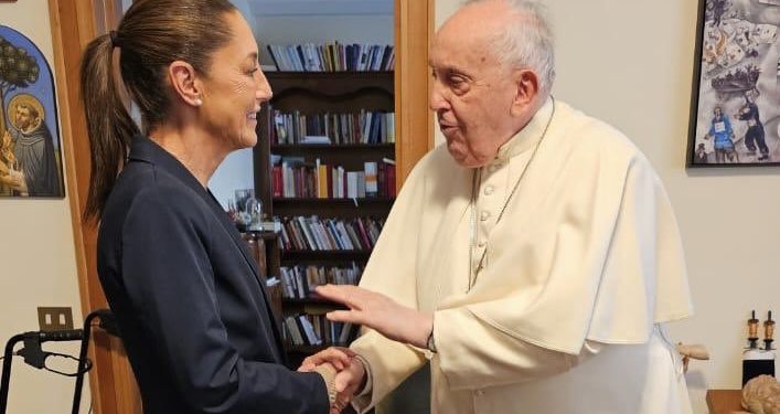 Sheinbaum lamenta la muerte del Papa Francisco; “deja un gran legado de amor al prójimo”