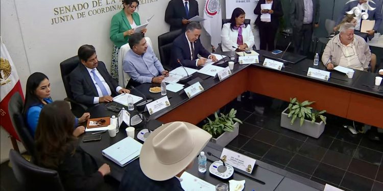 México busca ponerse al corriente con organismos financieros tras deuda de 1,370 mdd