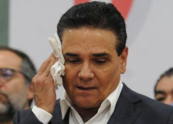 Silvano Aureoles obtiene suspensión provisional que detiene orden de aprehensión en su contra