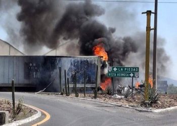 Sheinbaum atribuye narcobloqueos a conflicto entre cárteles