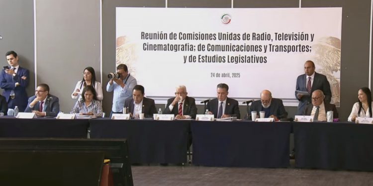 Aprueban comisiones del Senado nueva Ley de Telecomunicaciones; oposición reprocha que se pretenda “apagar” a redes incómodas