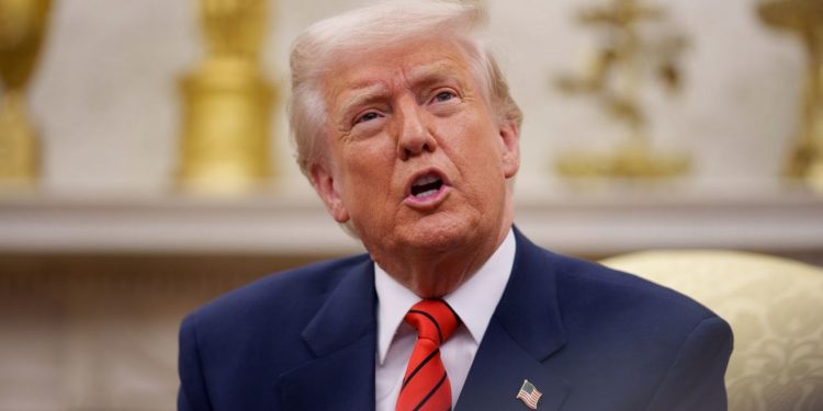 Trump amenaza con acciones legales contra el New York Times por “interferencia ilícita”