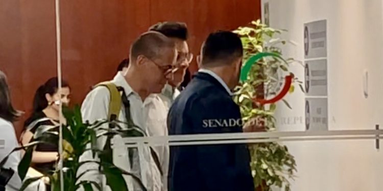 Senadores de Morena revisan con José Peña Merino posibles cambios a la Ley de Telecomunicaciones