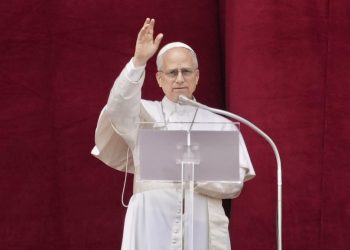 Clama el Papa León XIV “¡no más guerra!” en su primer mensaje dominical