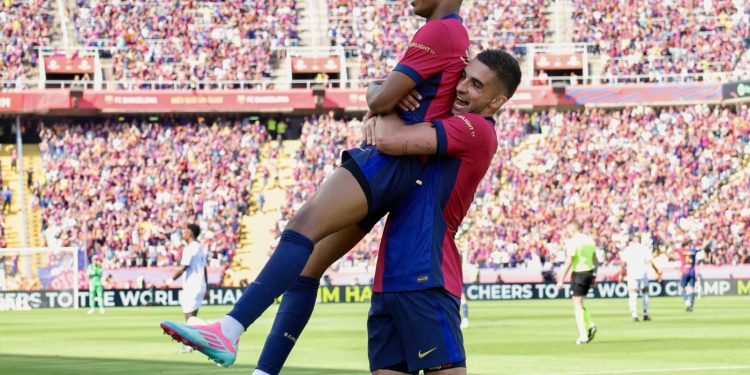 Barcelona se impone al Real Madrid en un vibrante clásico y acaricia el título de LaLiga