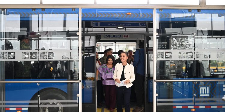 Sheinbaum da banderazo a preoperación del Trolebús Elevado Chalco–Santa Martha; arrancará formalmente el 18 de mayo