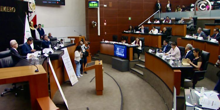 Piden ley que promueva inversión, conectividad segura y acceso justo al espectro